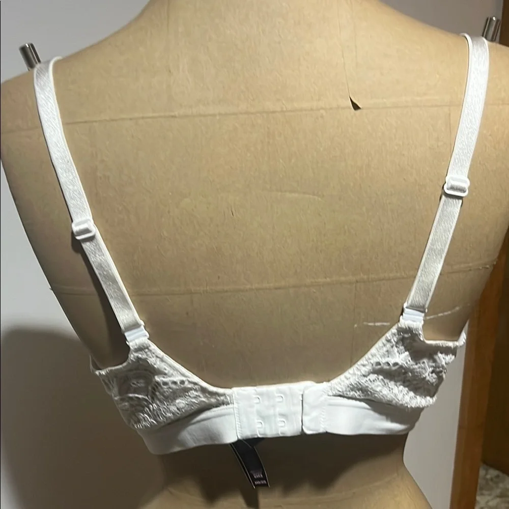Victoria's Secret White Lace Push up Bra
